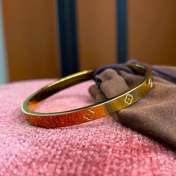 New FOUR LEAF CLOVER Bangle Bracelet Gold Tone - Picture 3 of 6